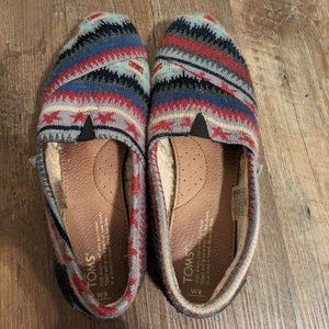 Toms fleece-lined loafers size 9